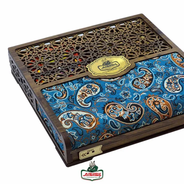 پک هدیه سوغات استهبان – جعبه چوبی نیم ترمه